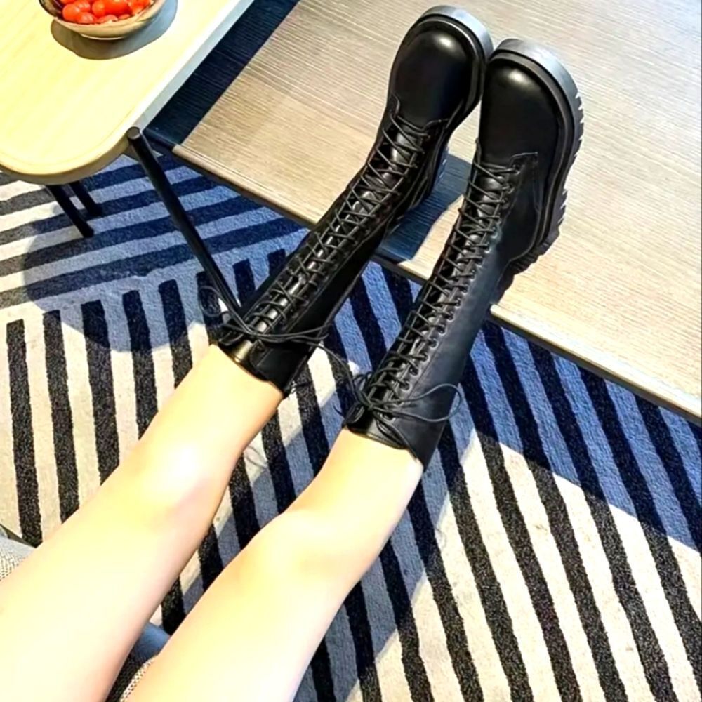Ladies Black Platform lace-up combat boots sz 7 - Picture 6 of 6